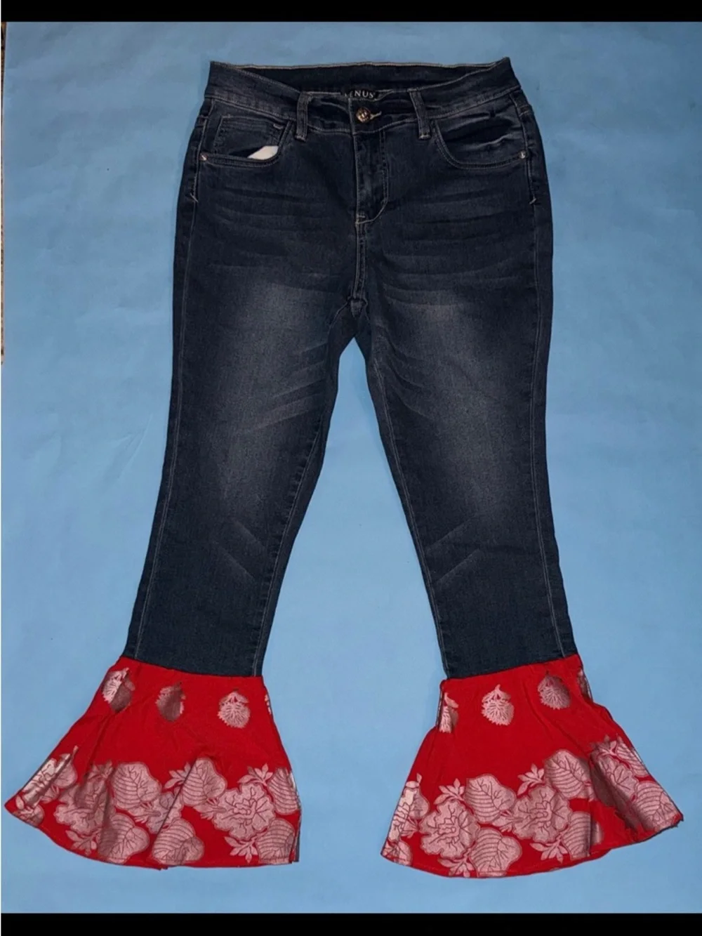 Venus Jeans Embroidered Floral Hem Size 8 Retro 70s Vintage Inspired Preppy - Picture 7 of 7